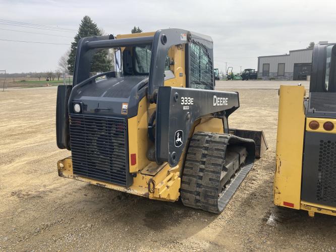 John Deere 333E