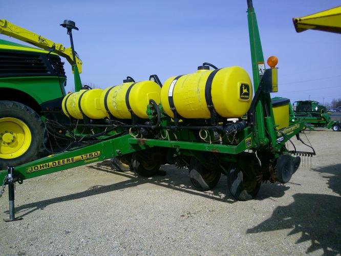 John Deere 1750