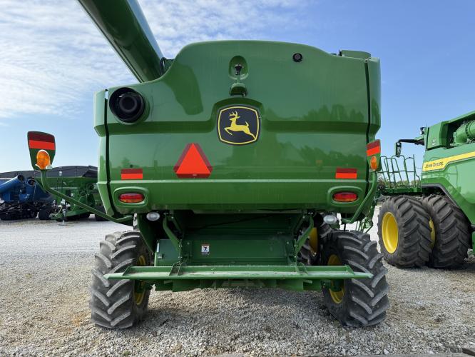John Deere S760
