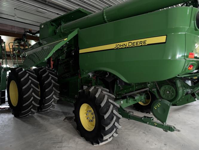 John Deere S780