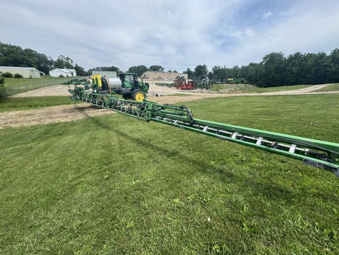John Deere R4038