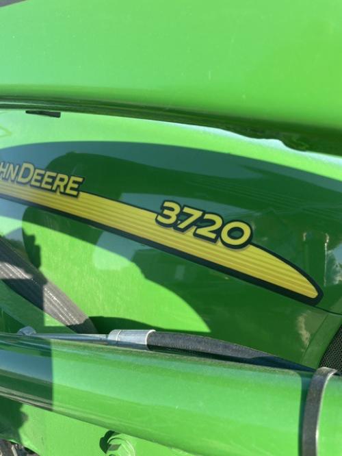 2009 John Deere 3720