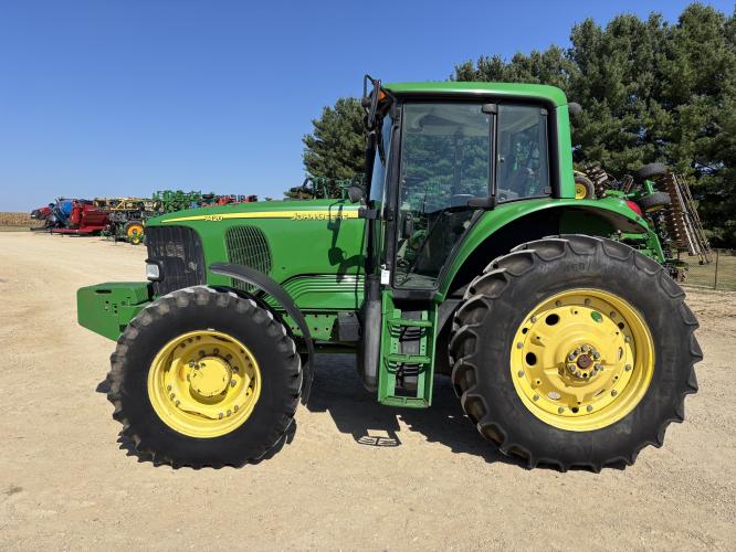 John Deere 7420