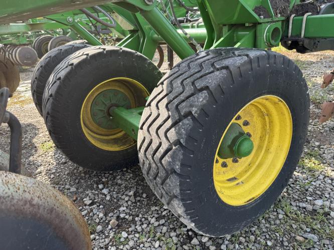 John Deere 2730