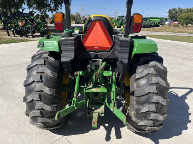 John Deere 4044R