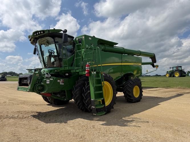 John Deere S770