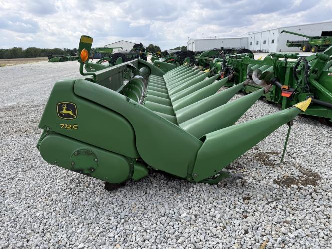 John Deere 712C