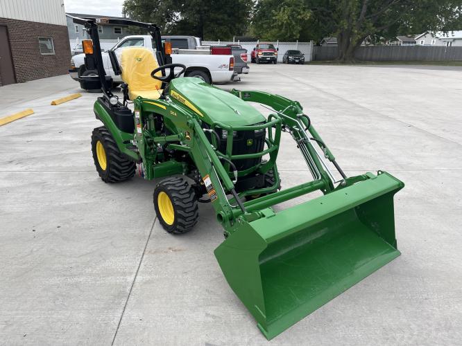 John Deere 1025R