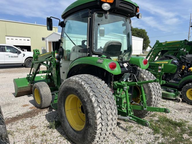 John Deere 4052R