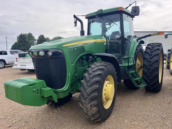John Deere 8320