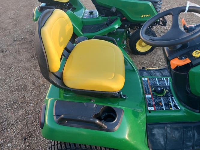 John Deere X570