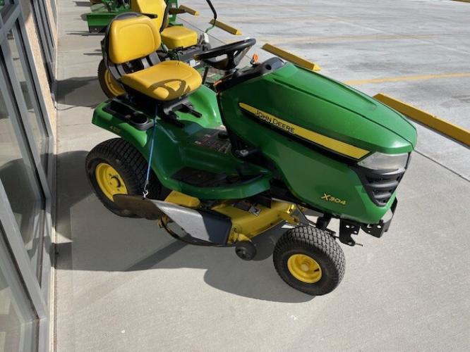 John Deere X304