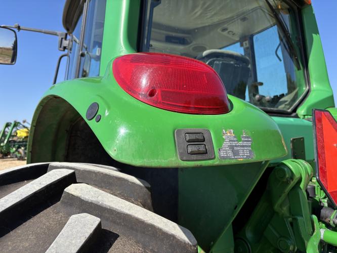 John Deere 7420