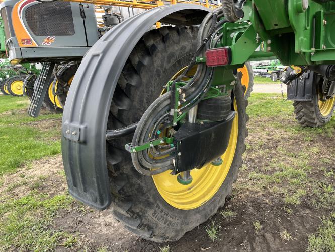 John Deere R4044