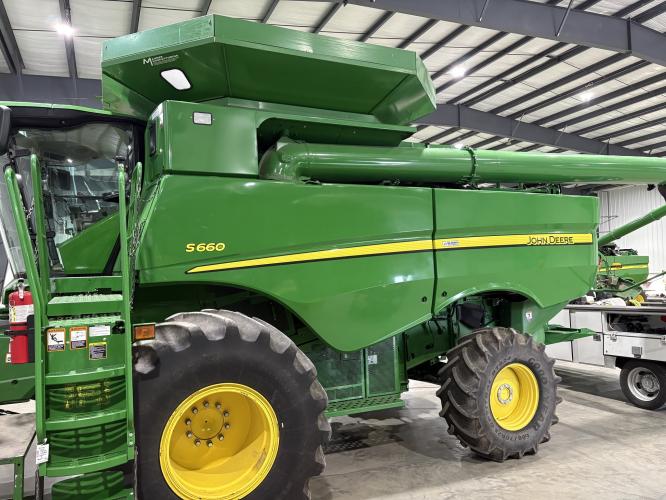 John Deere S660