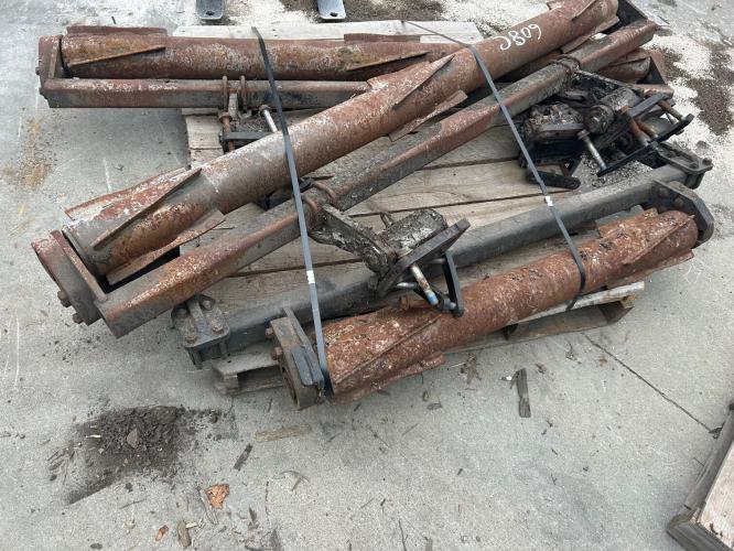 Yetter 5000-026E - 8 row devastator