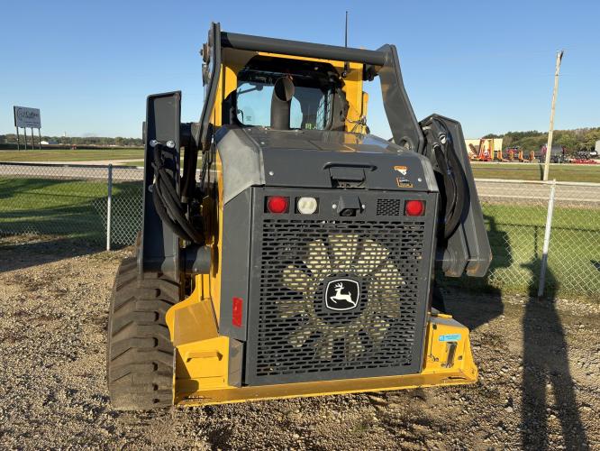 John Deere 330G
