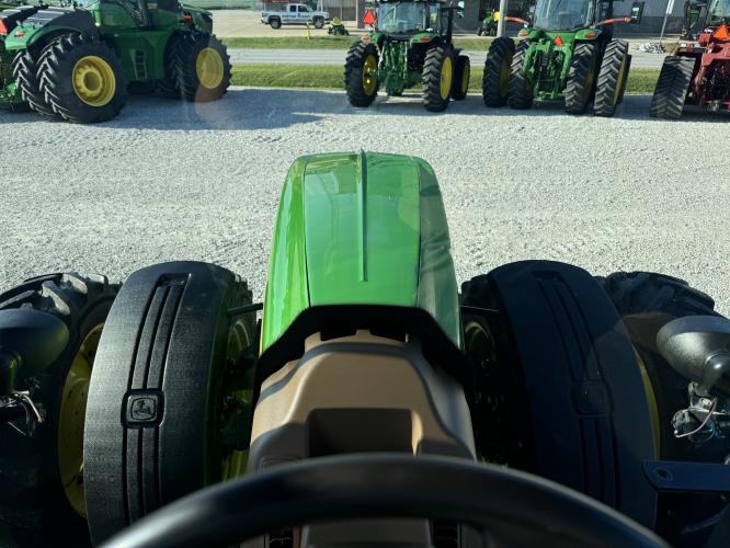 John Deere 8520