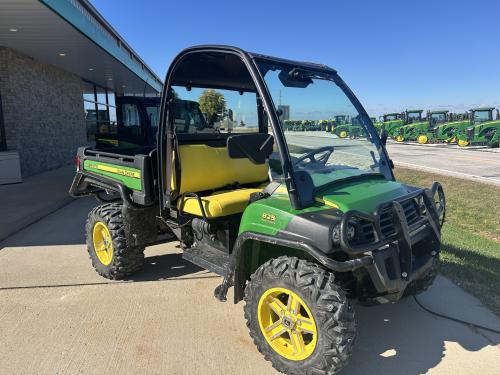 2017 John Deere 825I