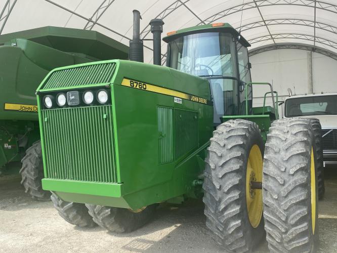John Deere 8760