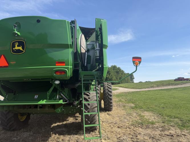 John Deere S760