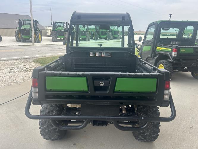 John Deere 825I
