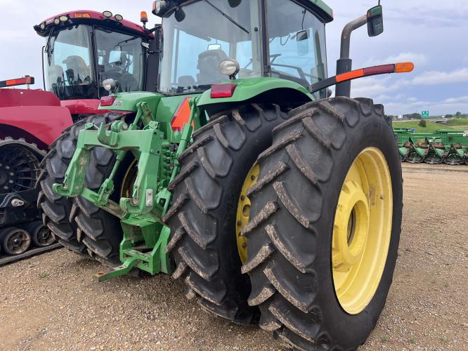 John Deere 8320