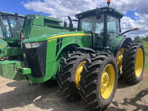 2015 John Deere 8370R