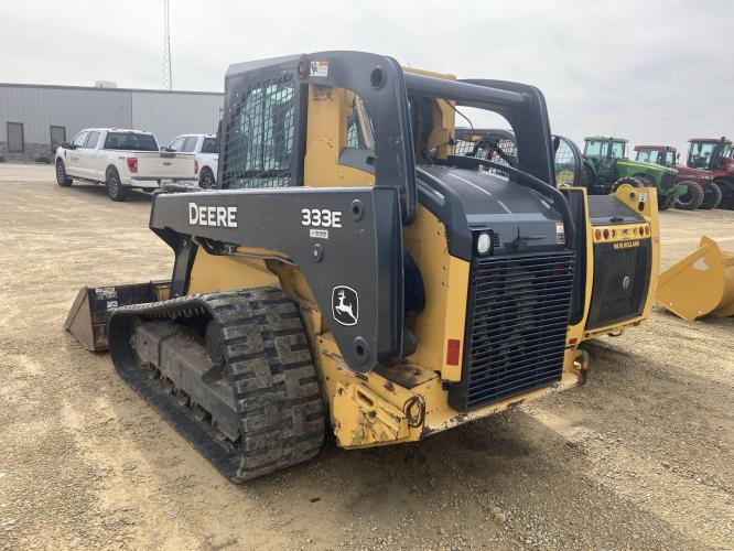 John Deere 333E