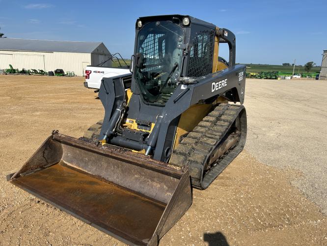 John Deere 333E