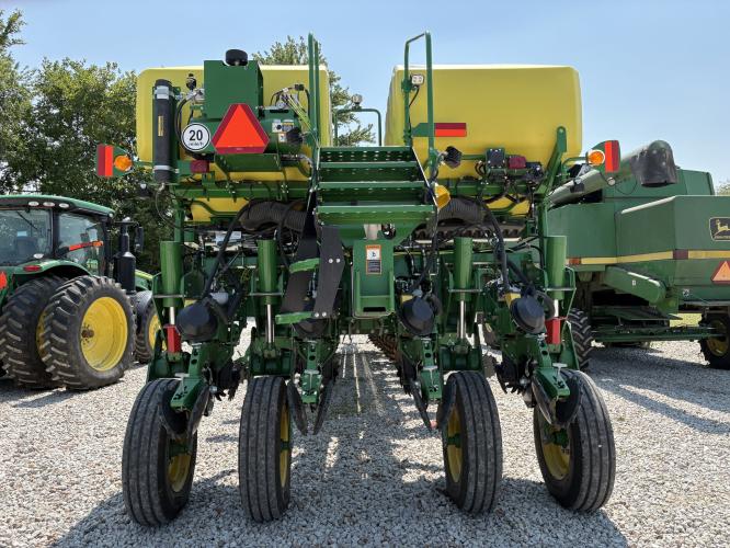 John Deere 1775NT