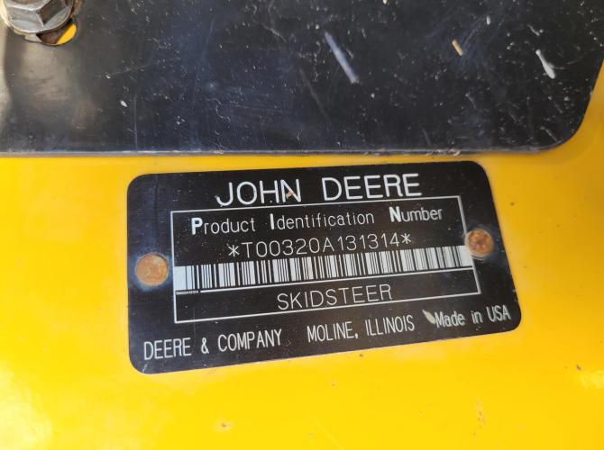 John Deere 320