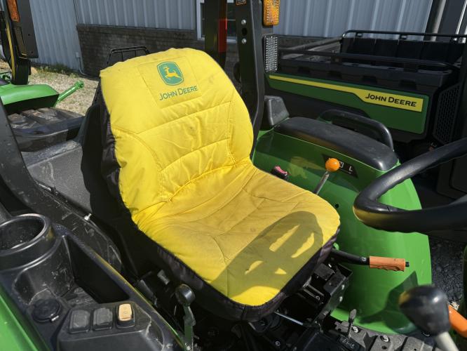 John Deere 3025E