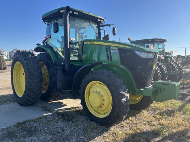 John Deere 7200R