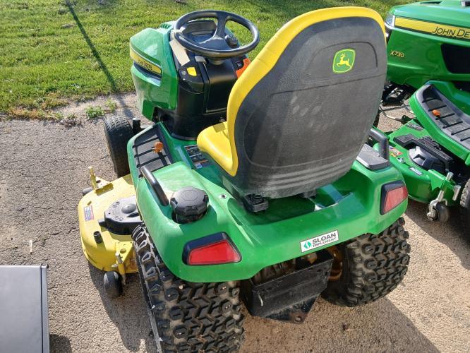 John Deere X590