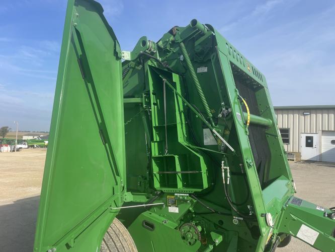 John Deere 560M