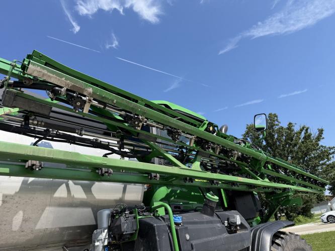 John Deere 412R