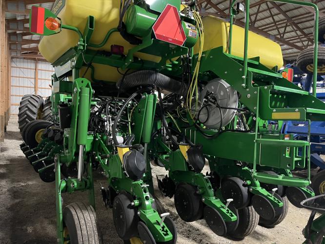 John Deere 1775NT