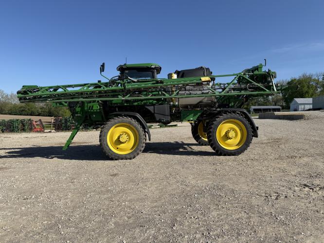 John Deere 412R