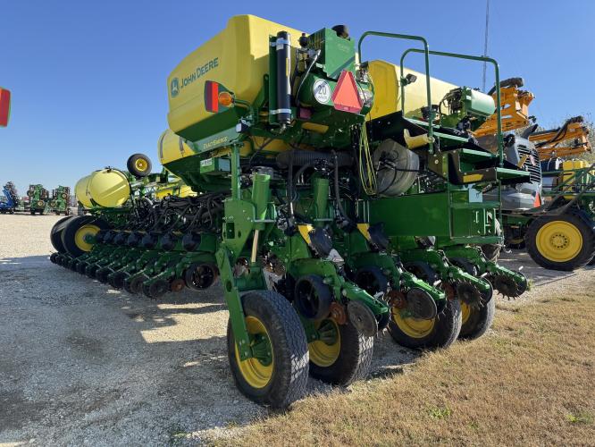 John Deere 1775NT