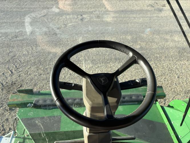 John Deere X9 1100