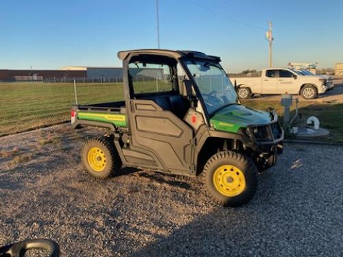 2023 John Deere XUV835M