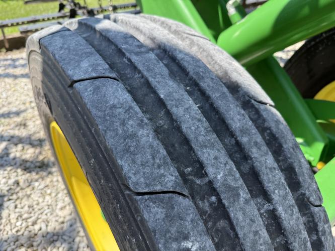 John Deere 2330
