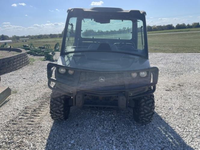 John Deere 835M