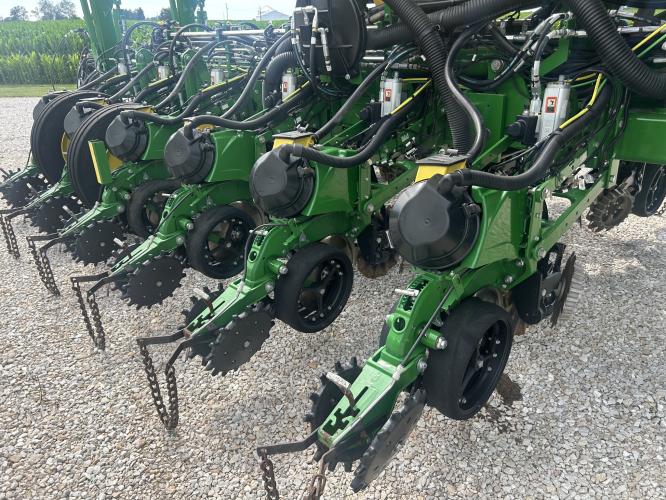 John Deere 1775NT