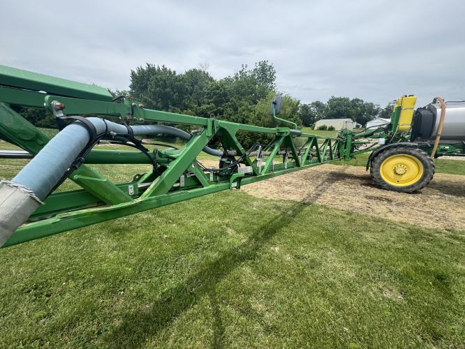 John Deere R4038