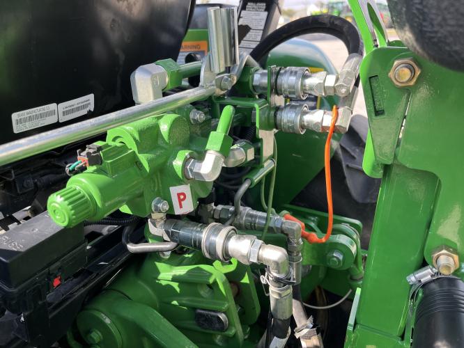 John Deere 3039R