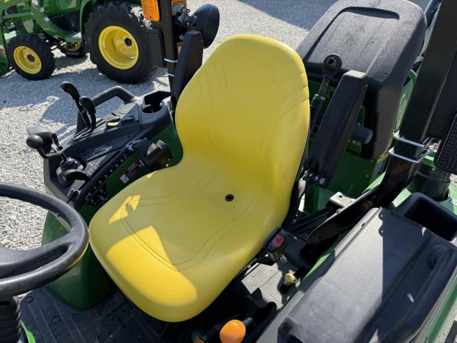 John Deere 2038R