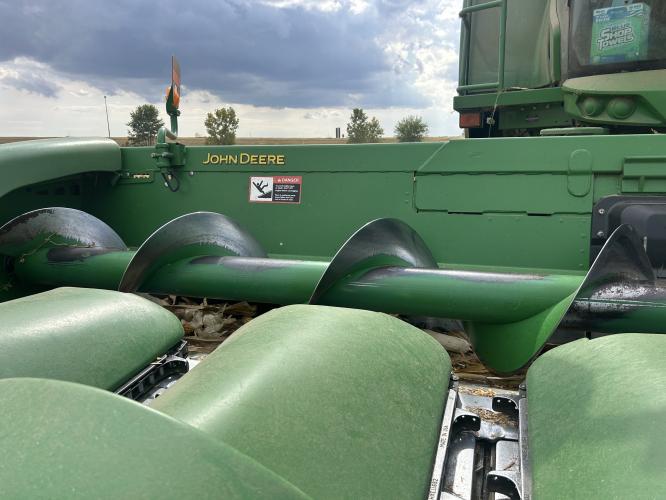 John Deere 608C