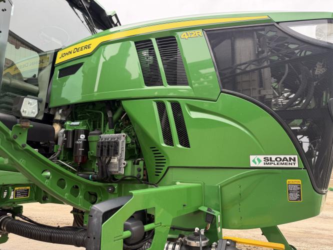 John Deere 412R